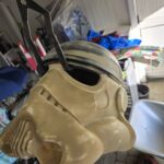 Stormtropper hjelm der er bestilt med print, slibning, maling og finish
Det er lavet som en gave for kunden
Her er den ved at tørre efter fylde og slibning
