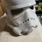 Stormtropper hjelm der er bestilt med print, slibning, maling og finish
Det er lavet som en gave for kunden
Første lag maling